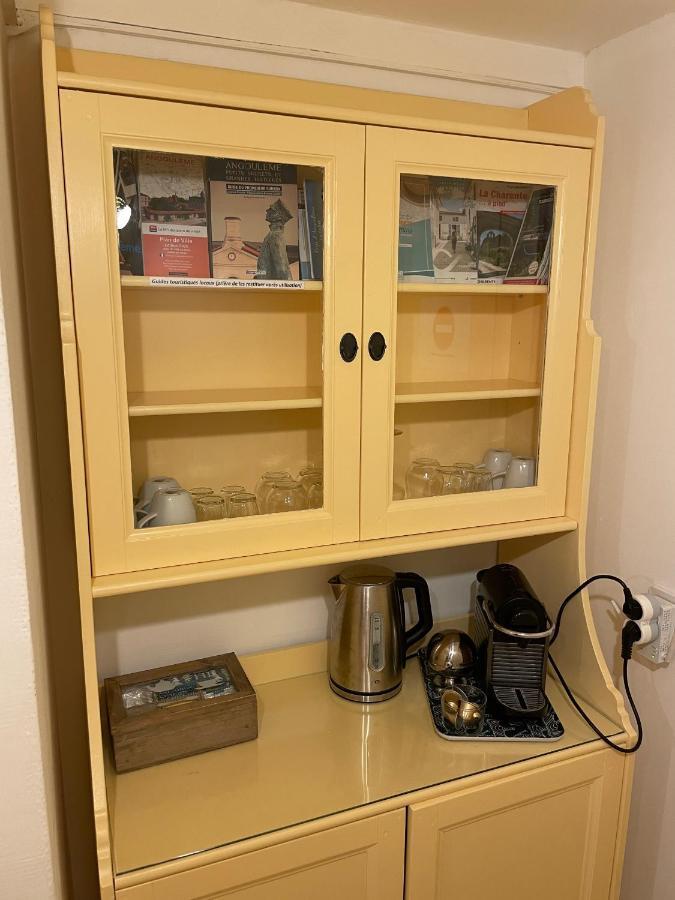 Merig'Home Chambre Bd Climatisee Dans Maison Avec Piscine Au Calme En Ville, Sdb & Toilettes Prives Angoulême Esterno foto